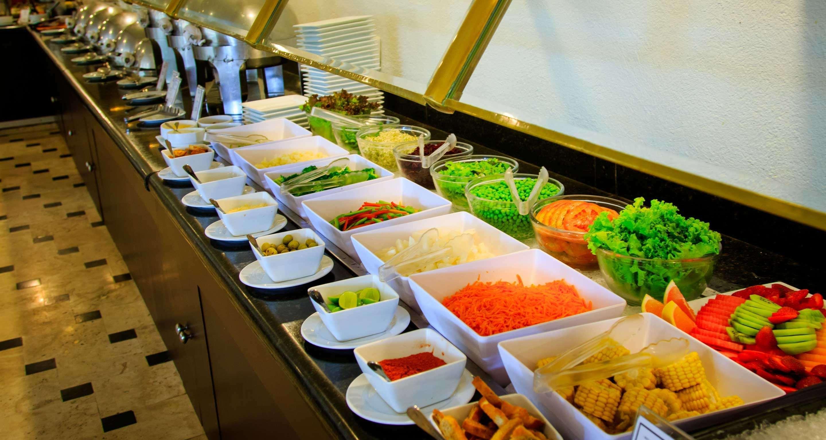 Grand Cantalagua Hotel Morelia, BW Signature Collection Eksteriør bilde A salad bar